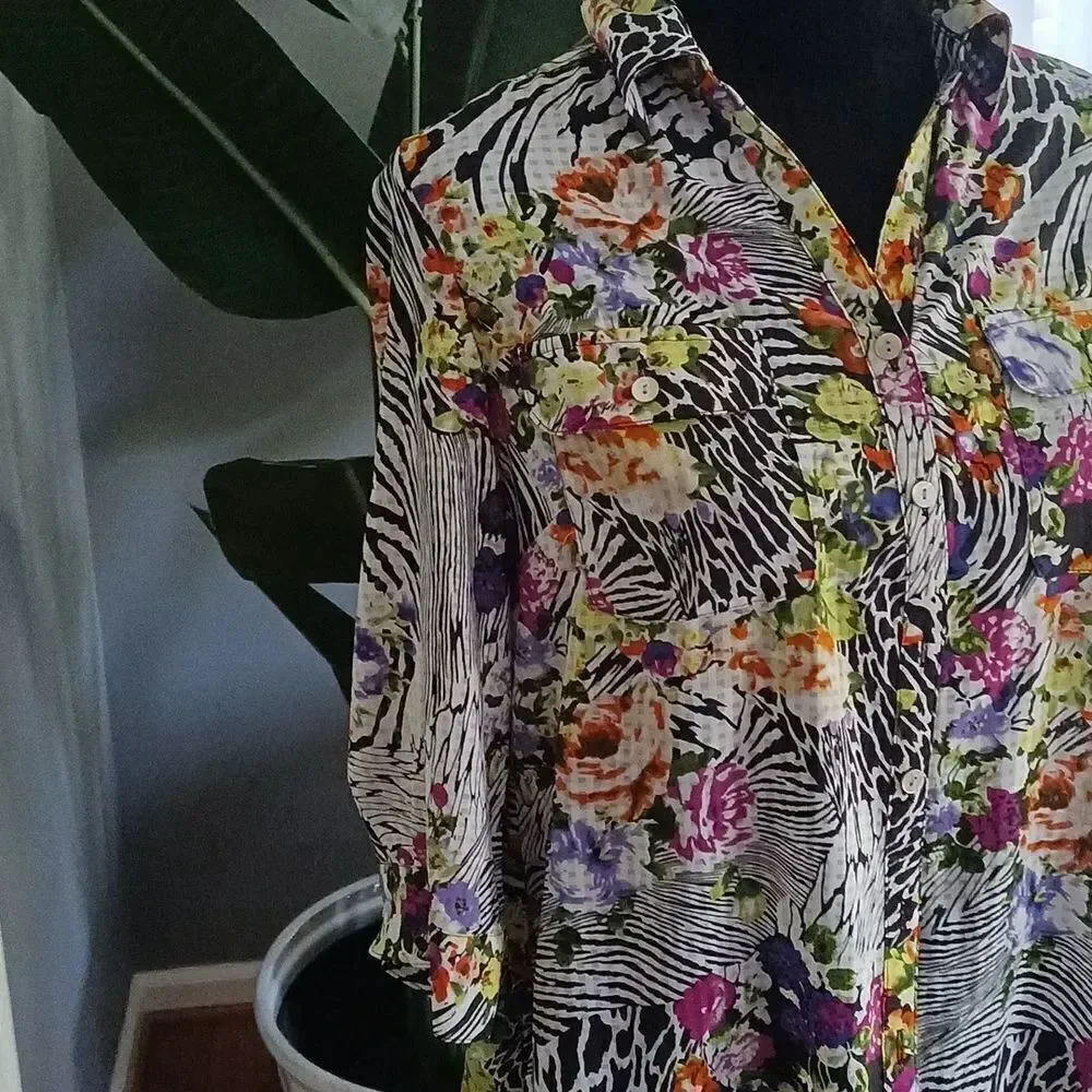 Floral print notations button ups sz PM